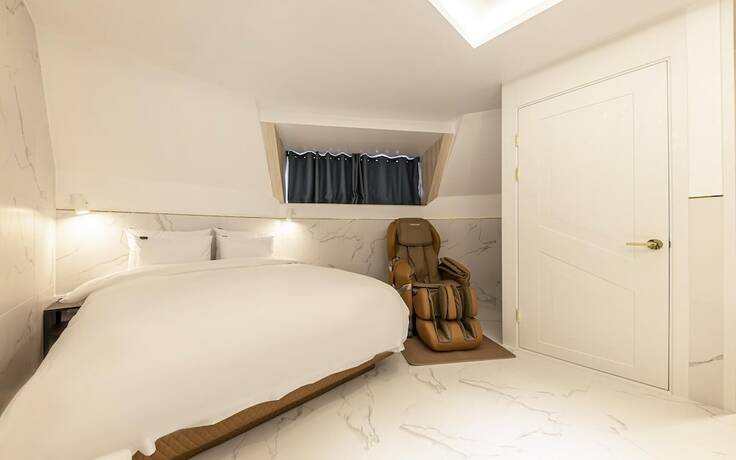 Imagen de la habitación del Hotel Asan Marie. Foto 13