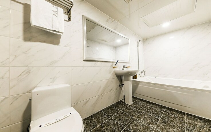 Imagen general del Hotel Asan Marina. Foto 8