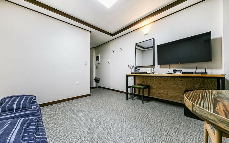 Imagen general del Hotel Asan Marina. Foto 11