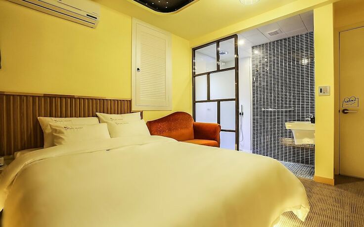 Imagen de la habitación del Hotel Asan Nabi. Foto 17