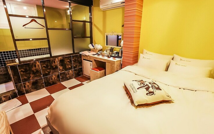 Imagen de la habitación del Hotel Asan Nabi. Foto 19