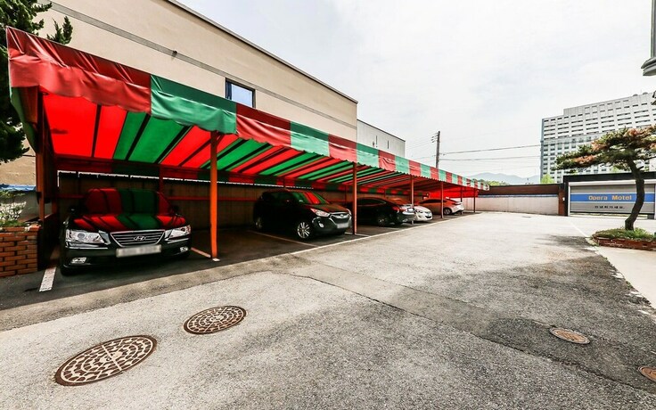 Imagen de los interiores del Hotel Asan Opera. Foto 30