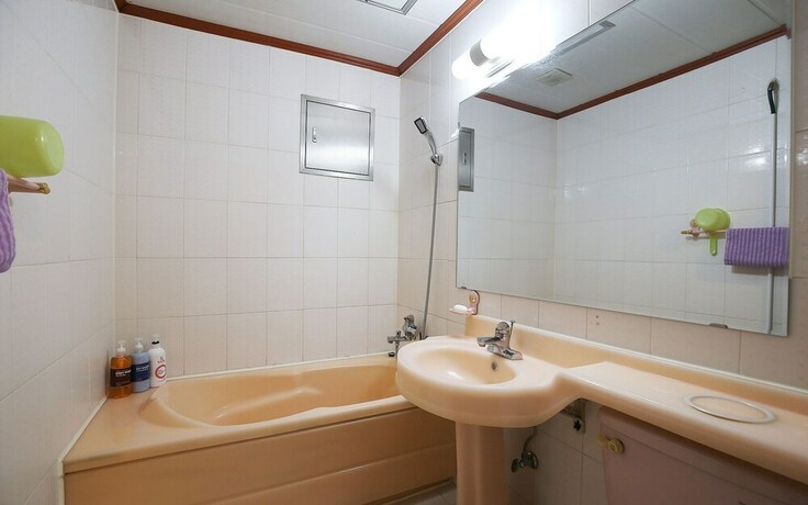 Imagen de la habitación del Hotel Asan Western. Foto 27