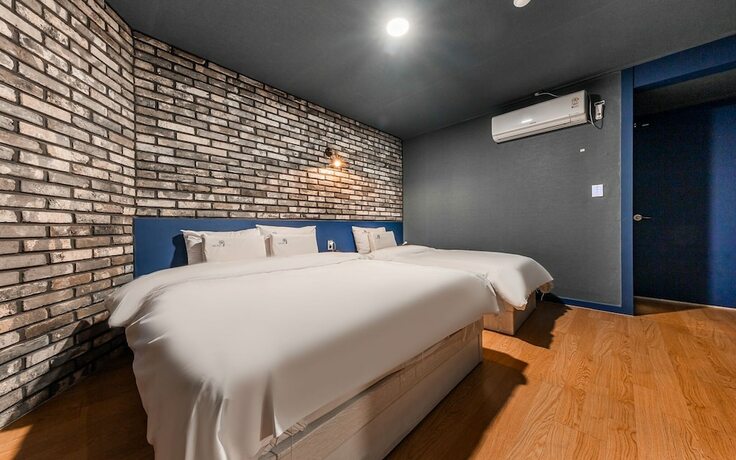 Imagen de la habitación del Hotel Asan Wol. Foto 33