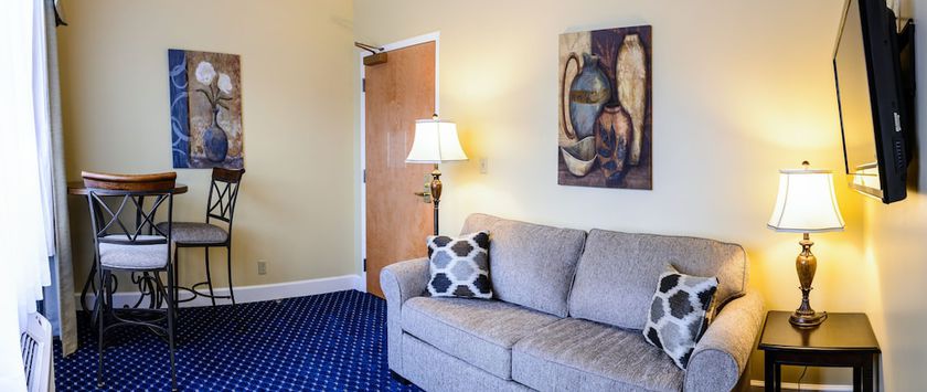 Imagen de la habitación del Hotel Asbury Inn and Suites. Foto 12