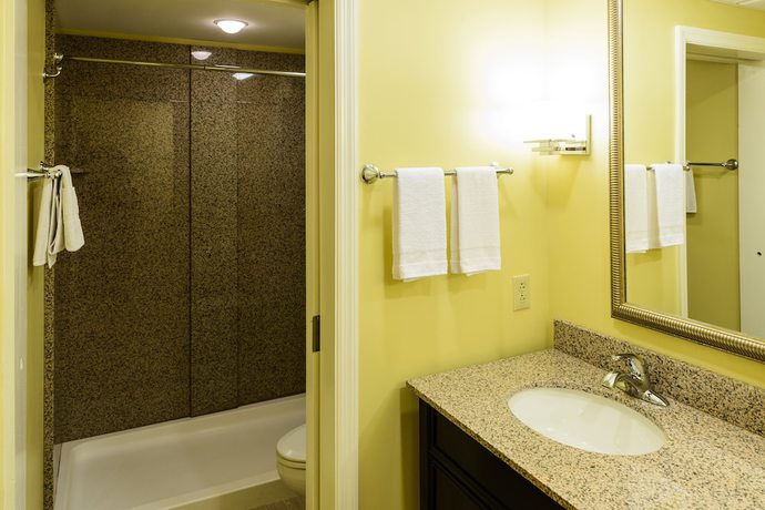 Imagen de la habitación del Hotel Asbury Inn and Suites. Foto 13