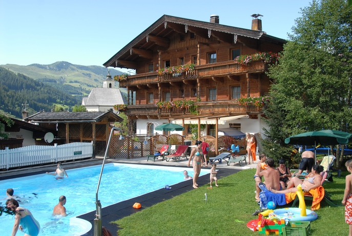 Imagen de la piscina del Hotel Aschauer Hof. Foto 18