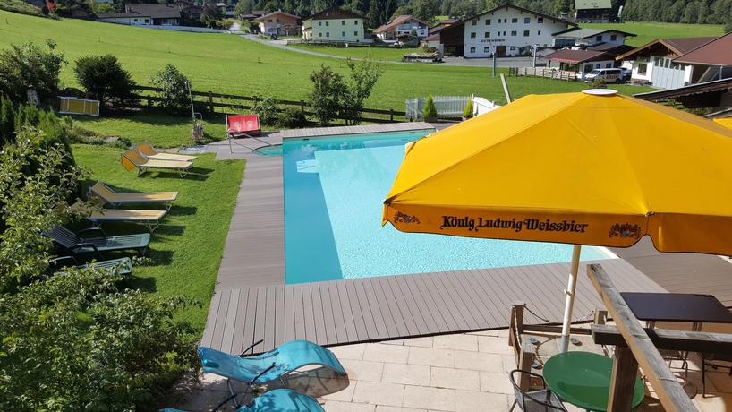 Imagen de la piscina del Hotel Aschauer Hof. Foto 19