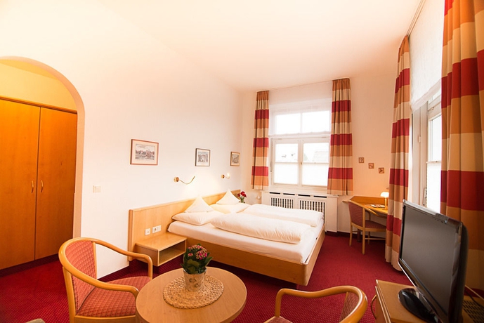 Imagen de la habitación del Hotel Aschenbrenner. Foto 5
