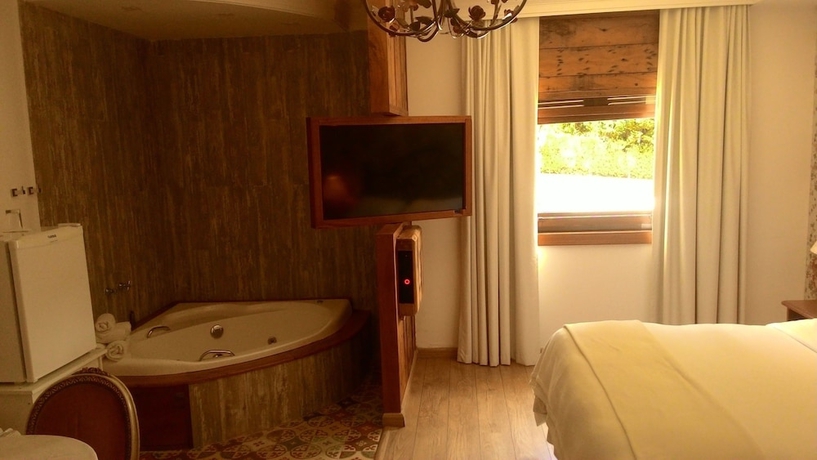 Imagen de la habitación del Hotel Ascona, Campos do Jordao. Foto 10