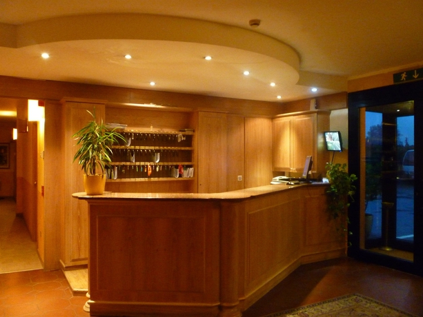 Imagen de los interiores del Hotel Ascot, Binasco. Foto 6