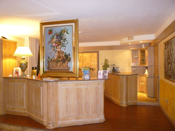 Imagen de los interiores del Hotel Ascot, Binasco. Foto 7