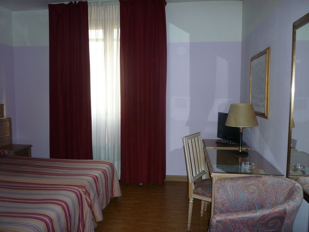 Imagen de la habitación del Hotel Ascot, Binasco. Foto 1