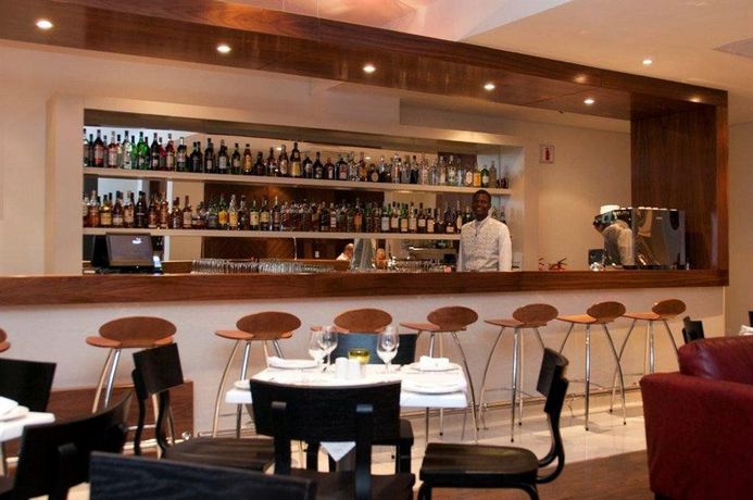 Imagen del bar/restaurante del Hotel Ascot Boutique. Foto 2