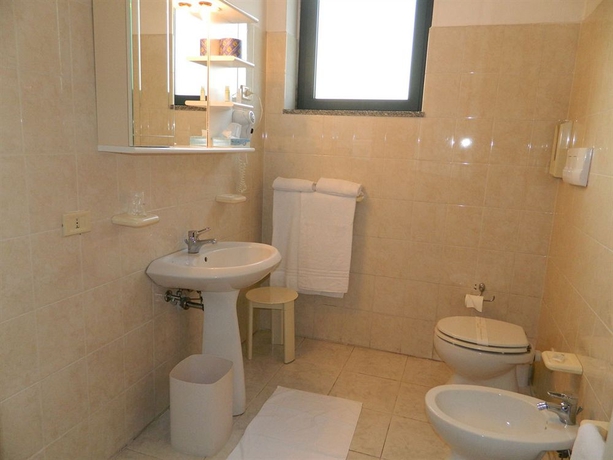 Imagen de la habitación del Hotel Ascot Lodging. Foto 9