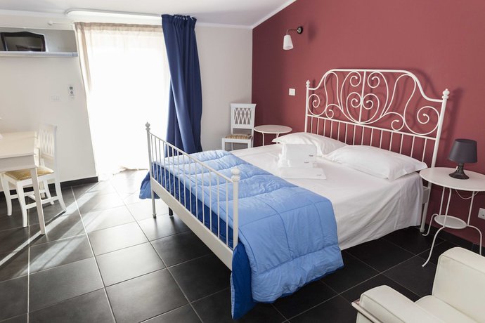 Imagen de la habitación del Hotel Ascot, Montano. Foto 2