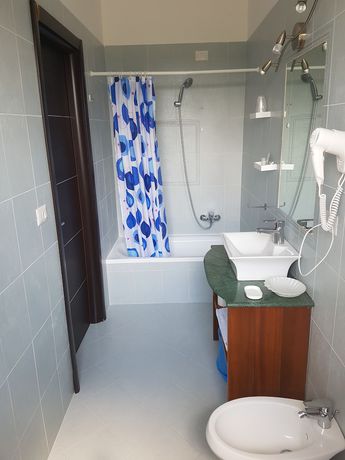 Imagen de la habitación del Hotel Ascot, Montano. Foto 4