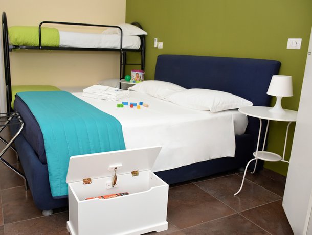 Imagen de la habitación del Hotel Ascot, Montano. Foto 5
