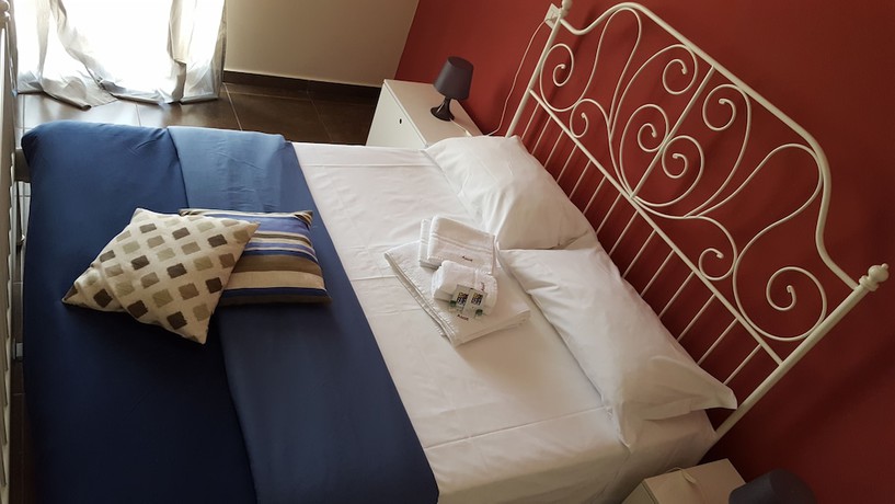 Imagen de la habitación del Hotel Ascot, Montano. Foto 8
