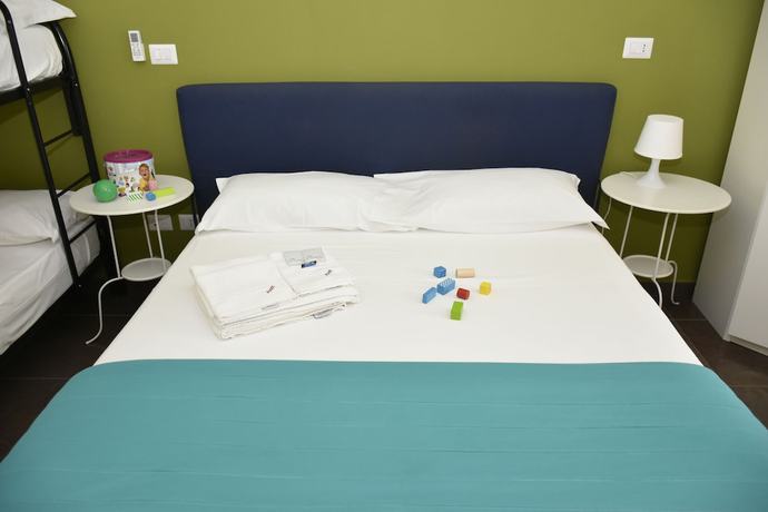 Imagen de la habitación del Hotel Ascot, Montano. Foto 16