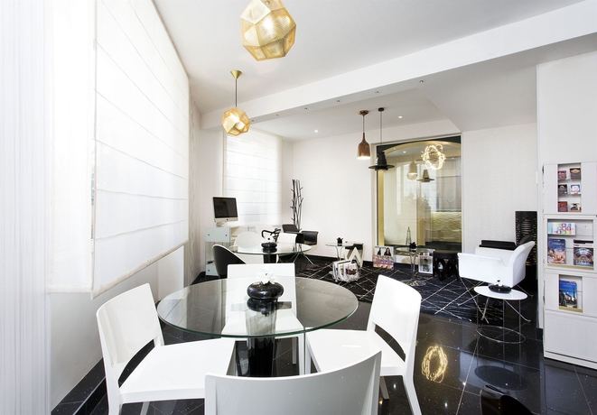 Imagen de los interiores del Hotel Ascot Opera. Foto 12