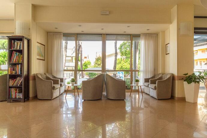 Imagen general del Hotel Ascot, Pinarella di Cervia. Foto 3