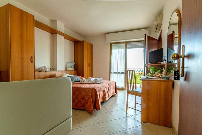 Imagen general del Hotel Ascot, Pinarella di Cervia. Foto 5