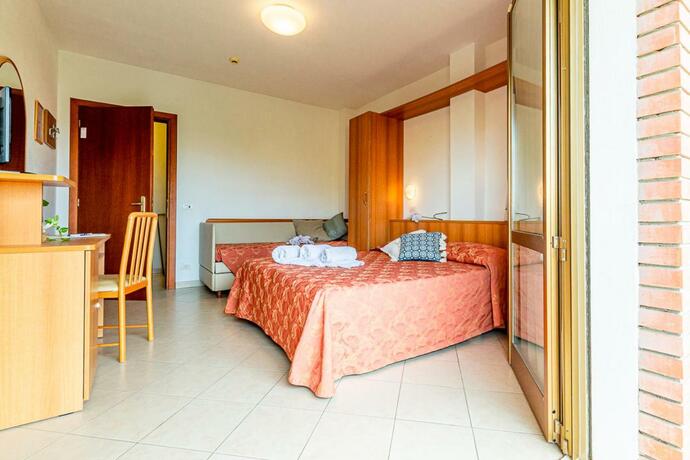 Imagen general del Hotel Ascot, Pinarella di Cervia. Foto 11