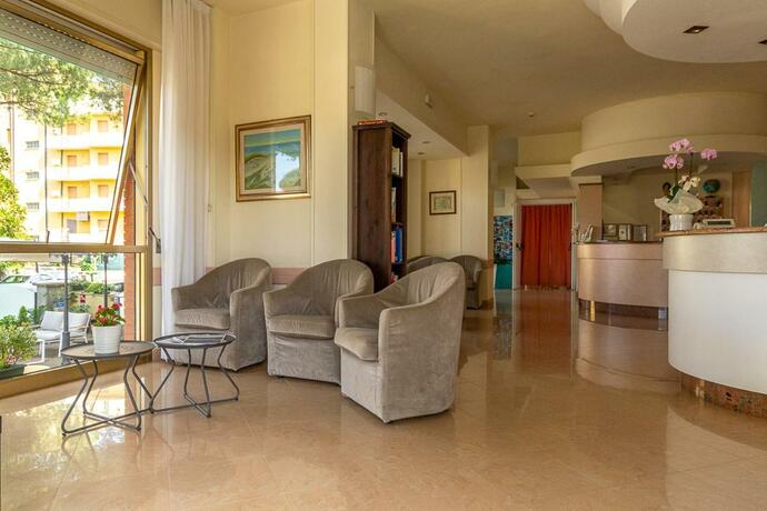 Imagen general del Hotel Ascot, Pinarella di Cervia. Foto 14