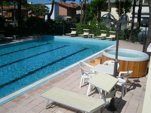 Imagen general del Hotel Ascot, Pinarella di Cervia. Foto 17