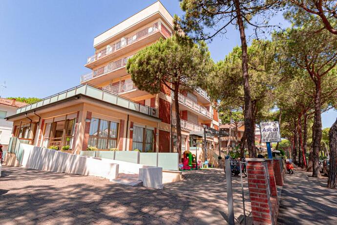 Imagen general del Hotel Ascot, Pinarella di Cervia. Foto 32