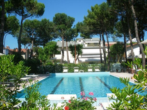 Imagen general del Hotel Ascot, Pinarella di Cervia. Foto 40