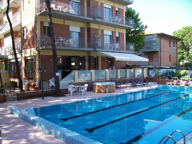 Imagen general del Hotel Ascot, Pinarella di Cervia. Foto 44
