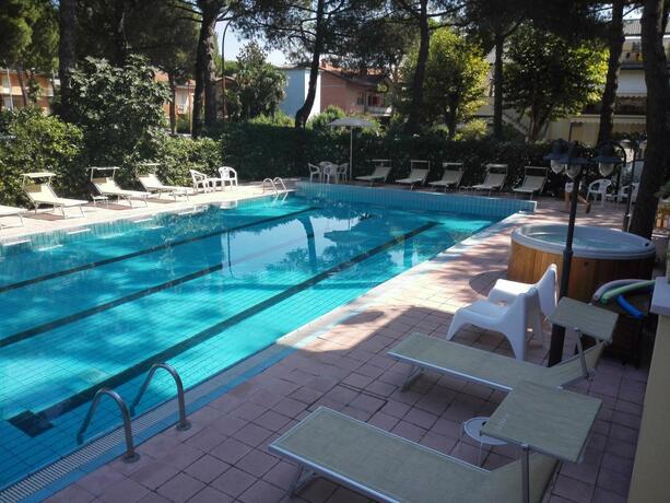 Imagen general del Hotel Ascot, Pinarella di Cervia. Foto 45