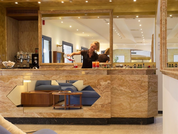 Imagen de los interiores del Hotel Ascot, Riccione. Foto 10