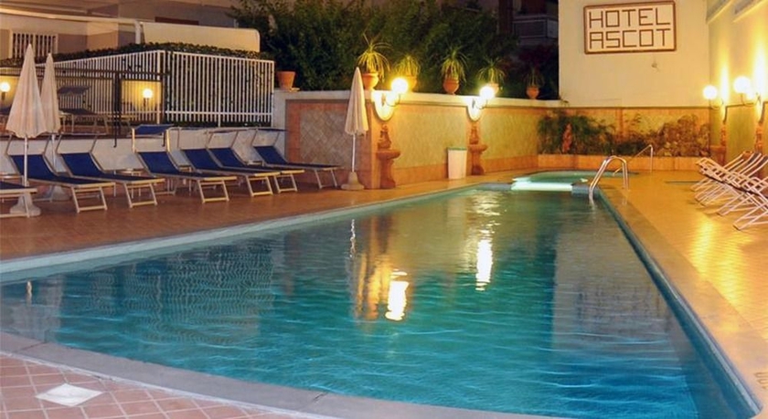 Imagen de la piscina del Hotel Ascot, Sorrento. Foto 10