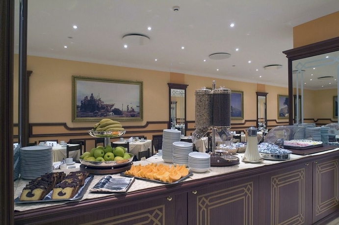 Imagen del bar/restaurante del Hotel Ascot, Sorrento. Foto 2