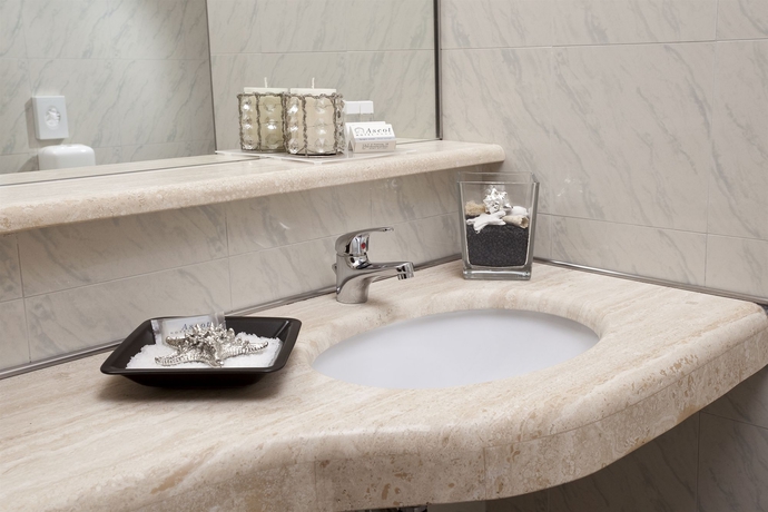 Imagen de la habitación del Hotel Ascot and Spa. Foto 15