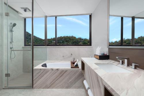 Imagen de la habitación del Hotel Ascott Dadonghai Bay Sanya. Foto 16