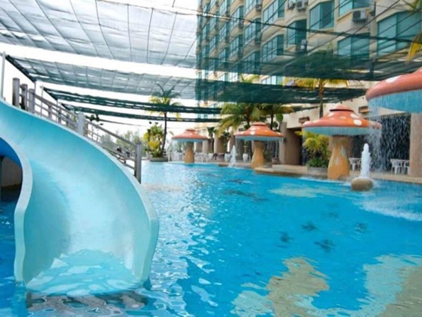 Imagen de la piscina del Hotel Ascott Gurney Penang. Foto 12