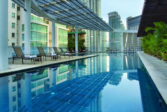 Imagen de la piscina del Hotel Ascott Kuala Lumpur. Foto 9