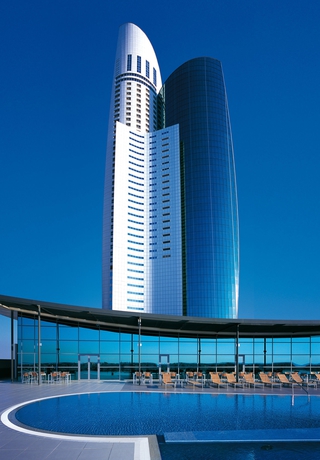 Imagen de la piscina del Hotel Ascott Park Place Dubai. Foto 13