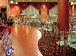 Imagen del bar/restaurante del Hotel Aseman Isfahan. Foto 5