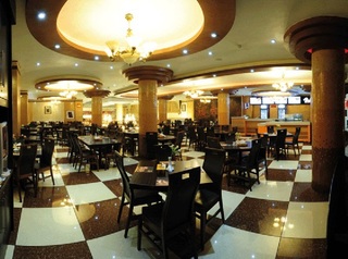 Imagen del bar/restaurante del Hotel Aseman Isfahan. Foto 6