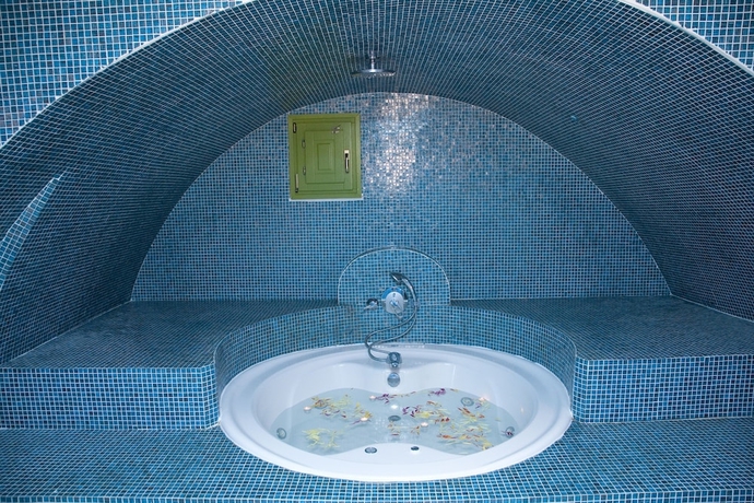 Imagen de la habitación del Hotel Asha Luxury Suites. Foto 3