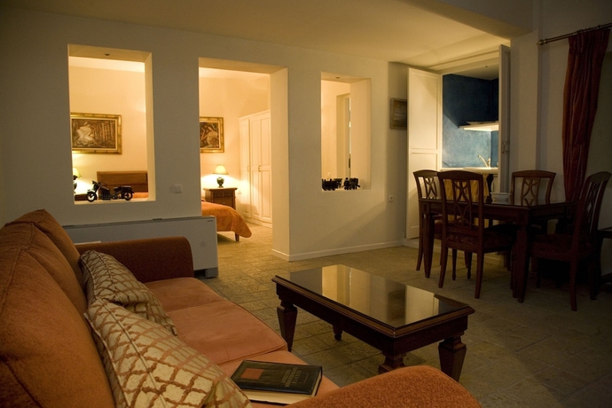 Imagen de la habitación del Hotel Asha Luxury Suites. Foto 5