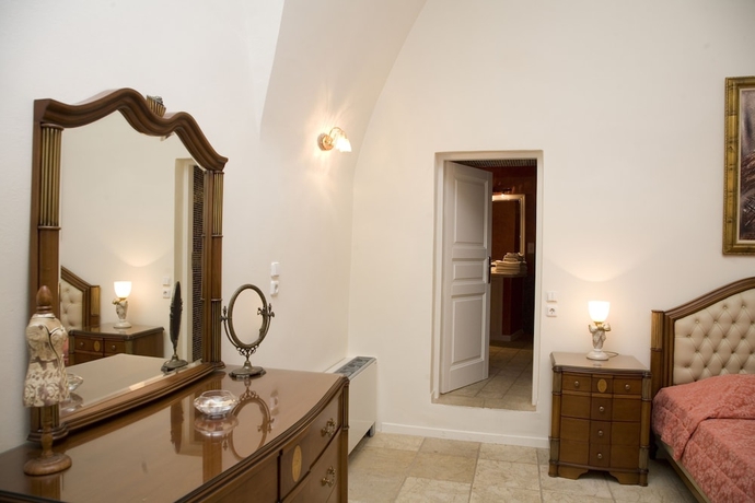 Imagen de la habitación del Hotel Asha Luxury Suites. Foto 13