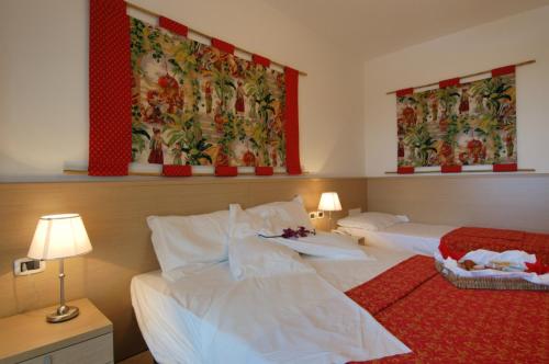 Imagen de la habitación del Hotel Ashanti Aparthotel Wellness&Spa. Foto 13