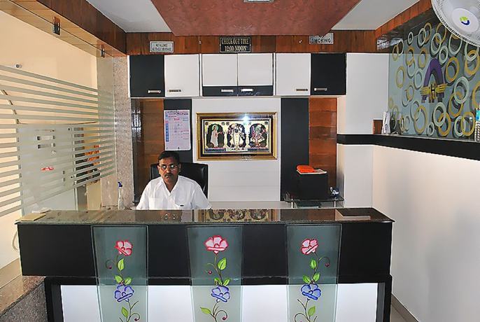Imagen de los interiores del Hotel Ashapura Palace by Sky Stays. Foto 13