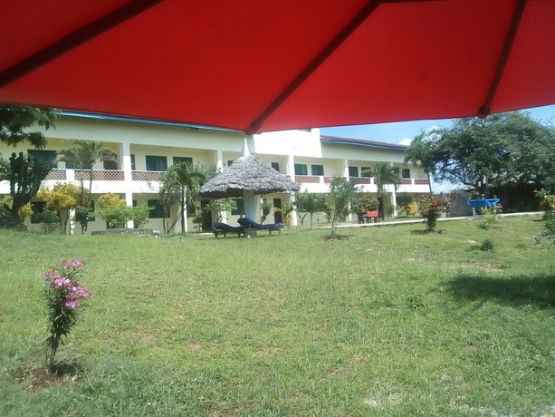 Imagen de los exteriores del Hotel Ashari. Foto 12